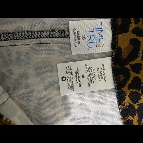 Leopard capris - Picture 3 of 3